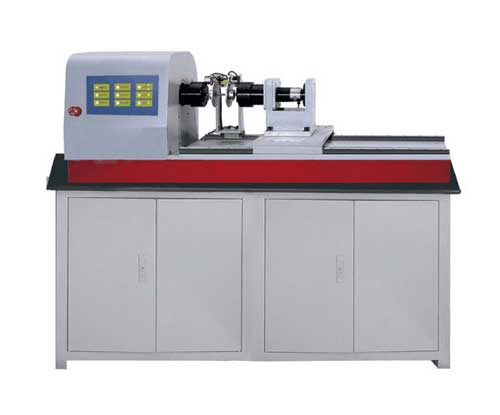 關(guān)于扭轉(zhuǎn)試驗(yàn)機(jī)的工作條件介紹和安全保護(hù)常識(shí)